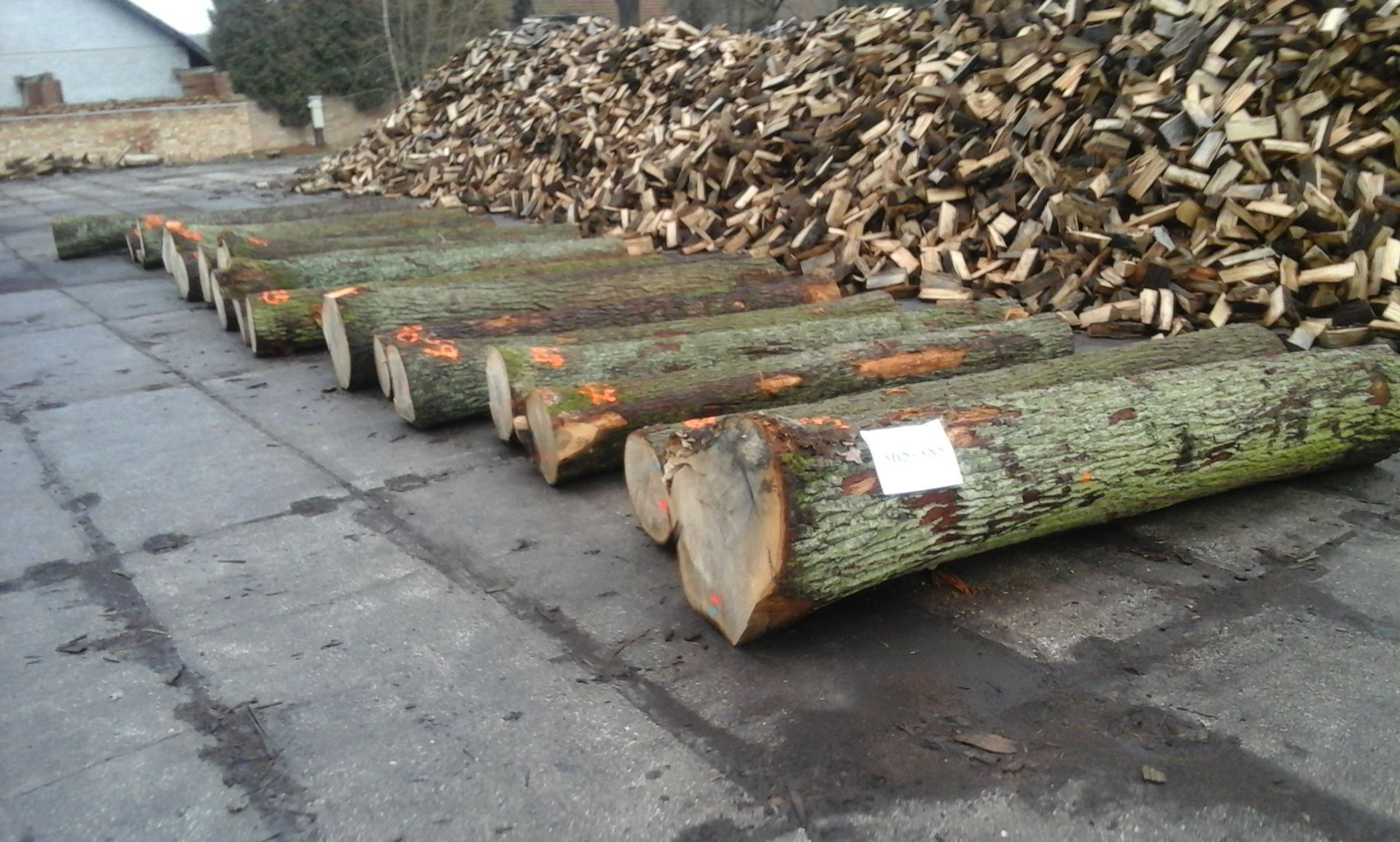 Prodej a doprava palivového truhlářského stavebního dřevaA-Construct s.r.o.